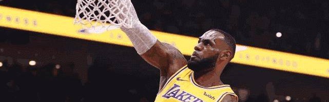  詹姆斯常规赛总得分突破四万分大关  