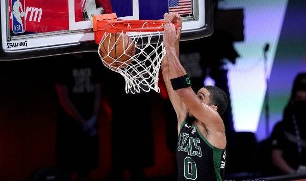  塔图姆53分绿军横扫猛龙主场  