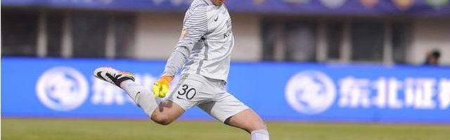  朗斯门将神扑零封强敌 获评本轮最佳球员  