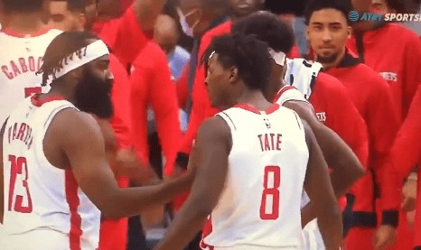  霍芬海姆锋线双星联手轰入四球  