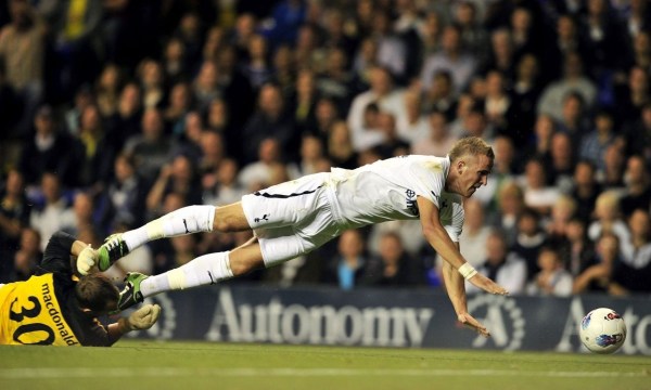  阿森纳零封热刺，萨利巴铁闸封神  